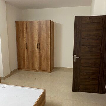Room in 6+ BHK Independent House at Gomti Nagar – for Rent