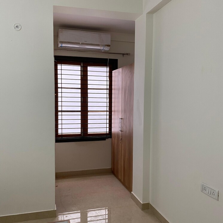 Room, gomti nagar 6+ Bedroom 6000 Sq.Ft. Independent House In Gomti Nagar Lucknow 9159993