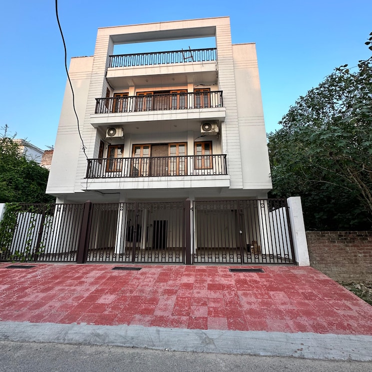 Exterior View, gomti nagar 6+ Bedroom 6000 Sq.Ft. Independent House In Gomti Nagar Lucknow 9159993