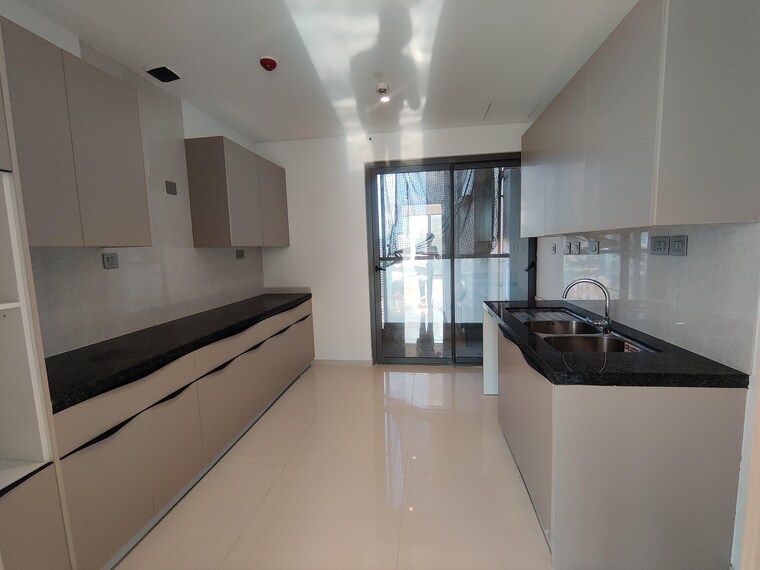 Kitchen, rustomjee-crown 5 Bedroom 3090 Sq.Ft. Apartment In Prabhadevi Mumbai 9160001