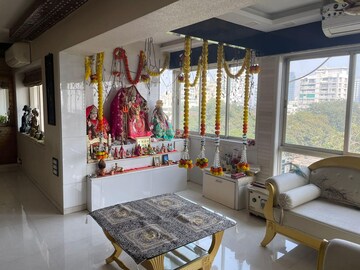 Bedroom in 5 BHK Apartment at Lodha Malabar, Malabar Hill – for Rent