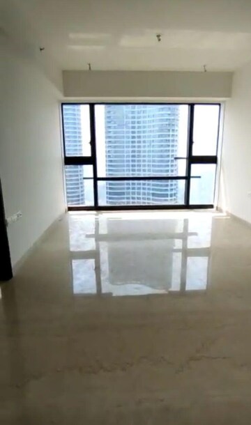 Room in 5 BHK Apartment at Lodha Trump Tower, Worli – for Rent
