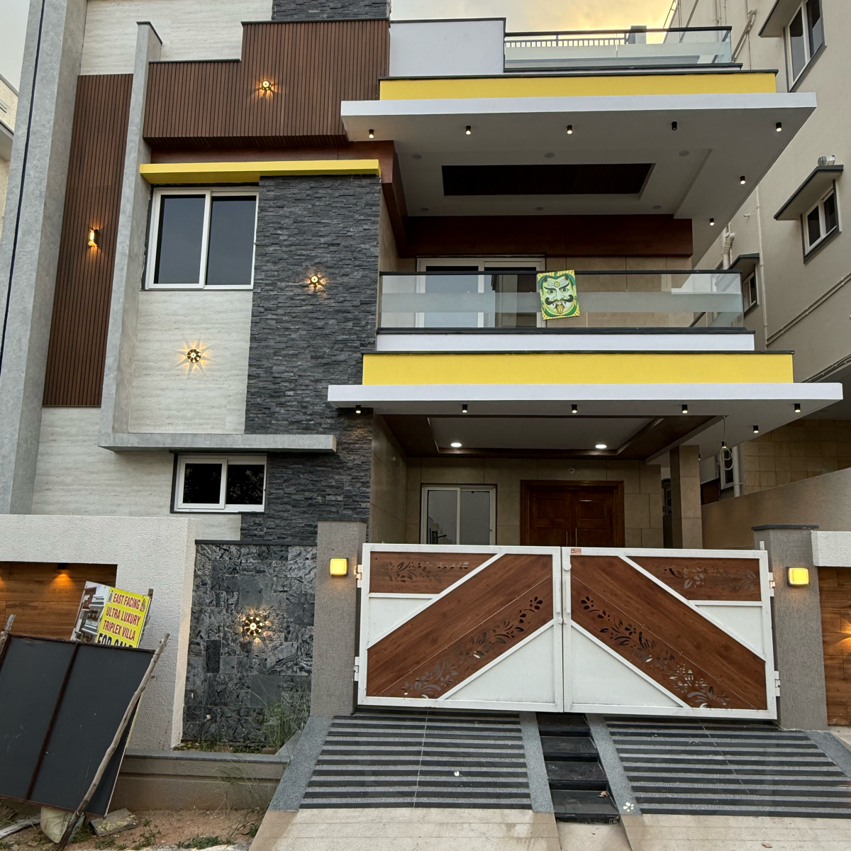 5 BHK + Pooja Room Villa For Sale in Maithri Enclave