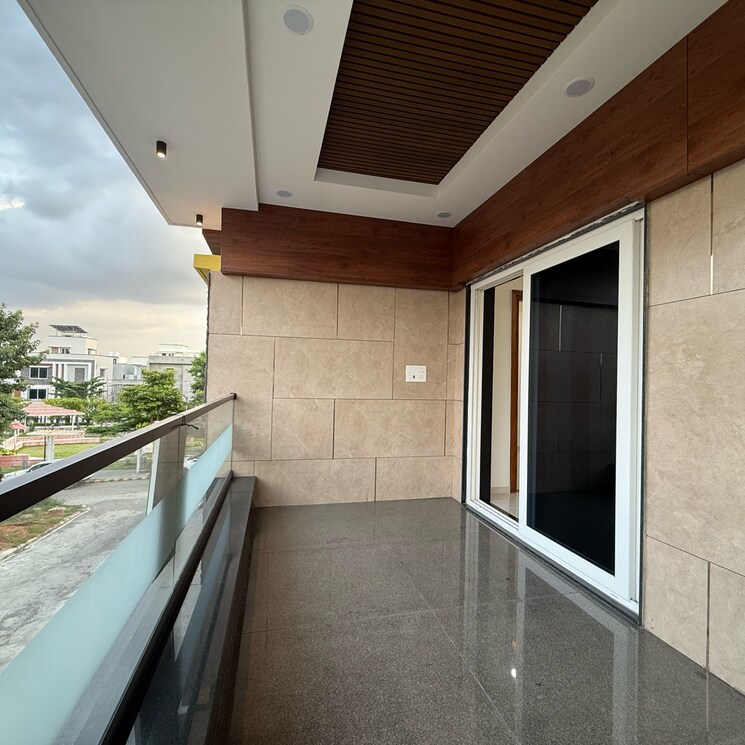 Balcony, maithri-enclave 5 Bedroom 4500 Sq.Ft. Villa In Shaili Gardens Hyderabad 9160020