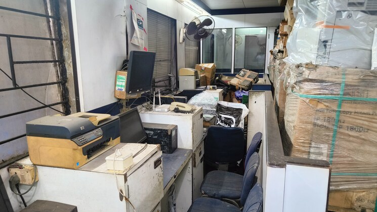 Team Area, wellside-camac Commercial Office Space 690 Sq.Ft. In Park Street Kolkata 9160041