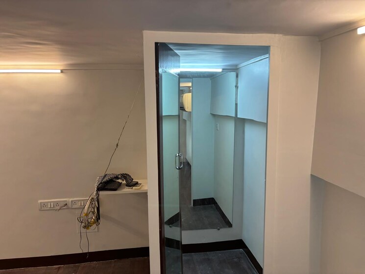 Bathroom, civic-centre Commercial Office Space 750 Sq.Ft. In Dadar East Mumbai 9160073