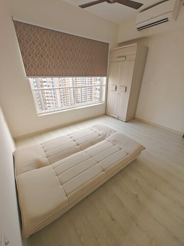 Room in 3 BHK Apartment at Shapoorji Pallonji Joyville Gurgaon, Sector 102 – for Rent