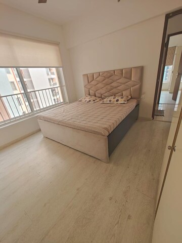 Room in 3 BHK Apartment at Shapoorji Pallonji Joyville Gurgaon, Sector 102 – for Rent