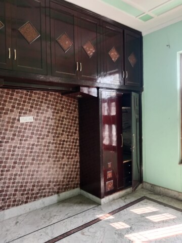 Room in 2 BHK Builder Floor at Sector 18 – for Rent