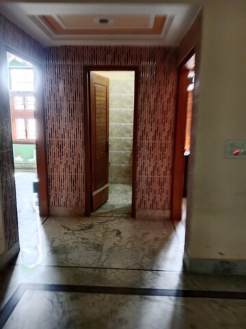 Living Room in 2 BHK Builder Floor at Sector 18 – for Rent