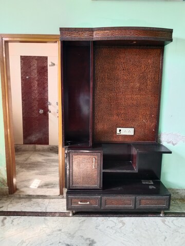 Living Room in 2 BHK Builder Floor at Sector 18 – for Rent