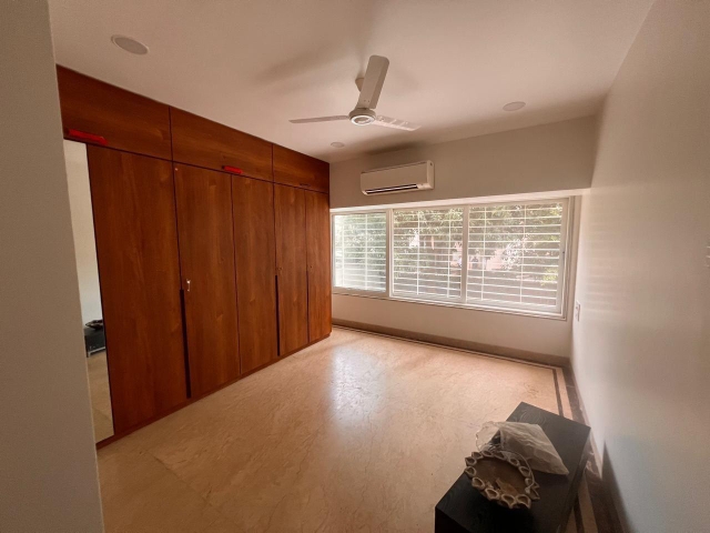 3 BHK + Servant Room Apartment For Rent in Iris Apartment Cuffe Parade