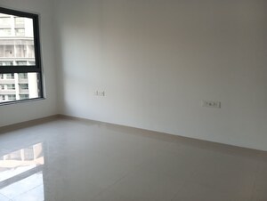 Room in 2 BHK Apartment at Kalpataru Immensa, Kolshet Road – for Sale