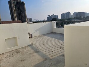 Swimming Pool in 6 BHK Villa at Gomti Nagar – for Sale