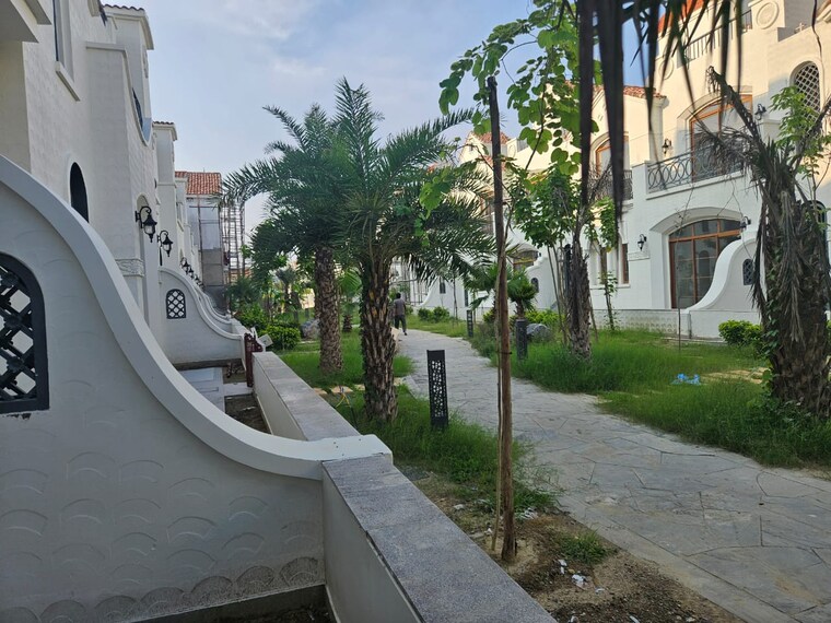 Balcony, gomti nagar 6 Bedroom 2156 Sq.Ft. Villa In Gomti Nagar Lucknow 9160149