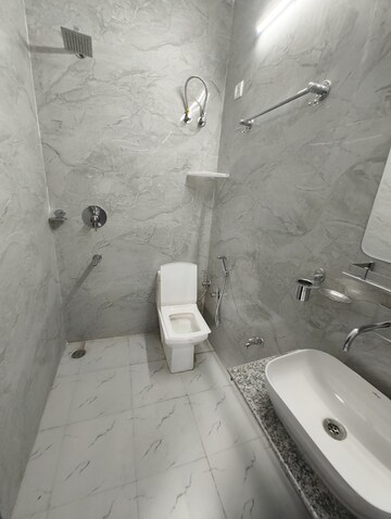 Bathroom in 2 BHK Builder Floor at Ansal Plaza Sector-23, Sector 23 – for Rent