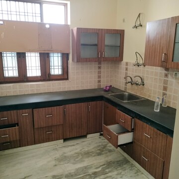 Kitchen in 3 BHK Builder Floor at Gomti Nagar – for Rent