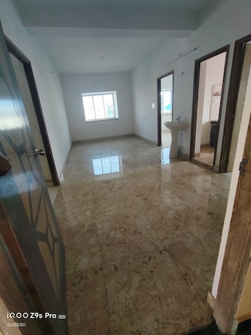 Room in 3 BHK Apartment at Topsia – for Sale