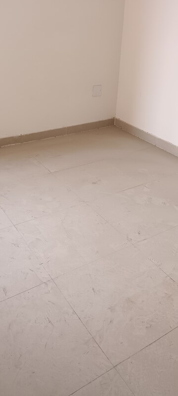 Room in 1 RK Builder Floor at Sector 9 – for Rent
