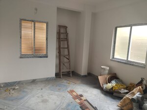 Room in 6 BHK Apartment at Topsia – for Sale