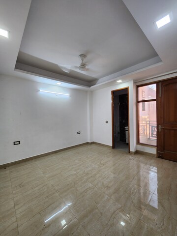 Furnished Amenities in 3 BHK Builder Floor at Chattarpur – for Rent