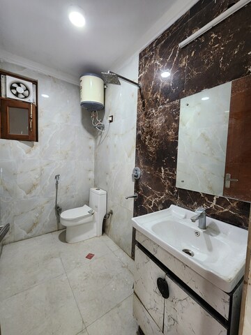 Team Area in 3 BHK Builder Floor at Chattarpur – for Rent