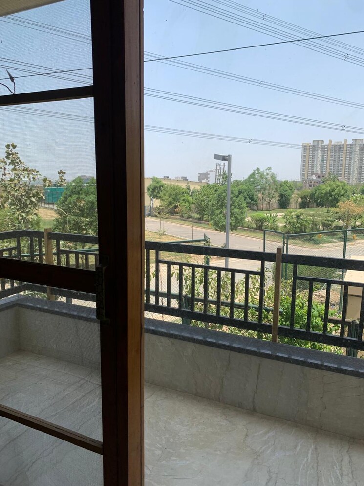 Balcony, bptp-amstoria 3 Bedroom 2384 Sq.Ft. Apartment In Sector 102 Gurgaon 9160301