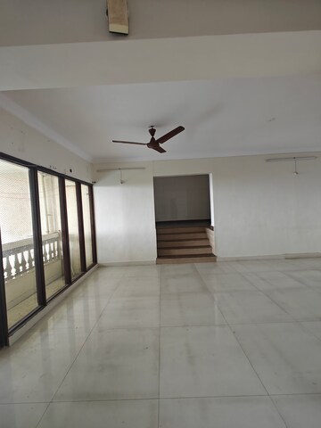 Room in 3 BHK Apartment at Keshav Kunj IV, Seawoods – for Rent