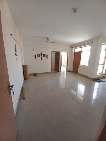 2 BHK Apartment For Rent in Ninex RMG Residency, Sector 37c