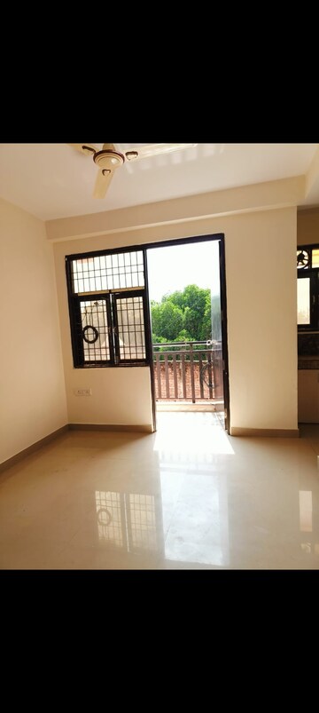 Room in 1 BHK Builder Floor at Saket – for Rent
