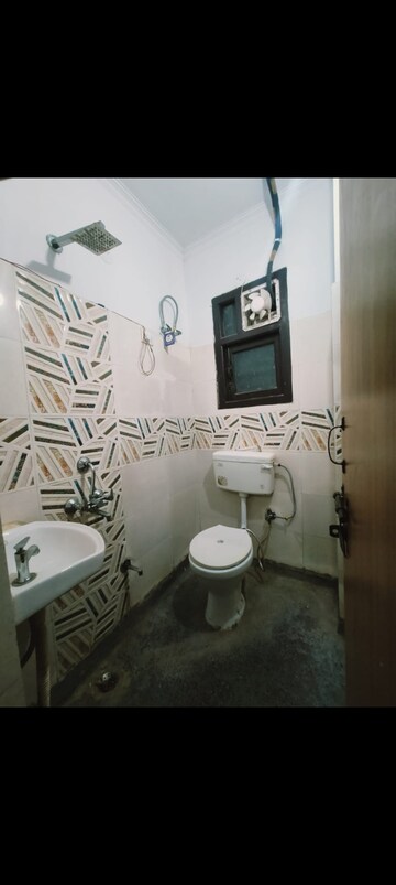 Bathroom in 1 BHK Builder Floor at Saket – for Rent
