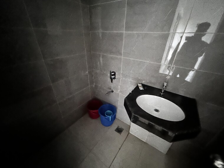 Bathroom, shapoorji-pallonji-sensorium 3 Bedroom 982 Sq.Ft. Apartment In Hinjewadi Pune 9160348