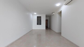 Room in 5 BHK Apartment at Omkar Alta Monte, Malad East – for Rent