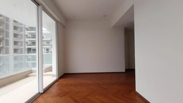 Room in 5 BHK Apartment at Omkar Alta Monte, Malad East – for Rent