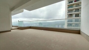 Furnished Amenities in 5 BHK Apartment at Omkar Alta Monte, Malad East – for Rent