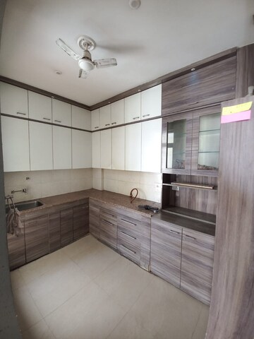 Room in 2 BHK Apartment at Ninex RMG Residency, Sector 37c – for Rent