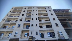 Floor Plan in 2 BHK Apartment at Sector 73 – for Sale