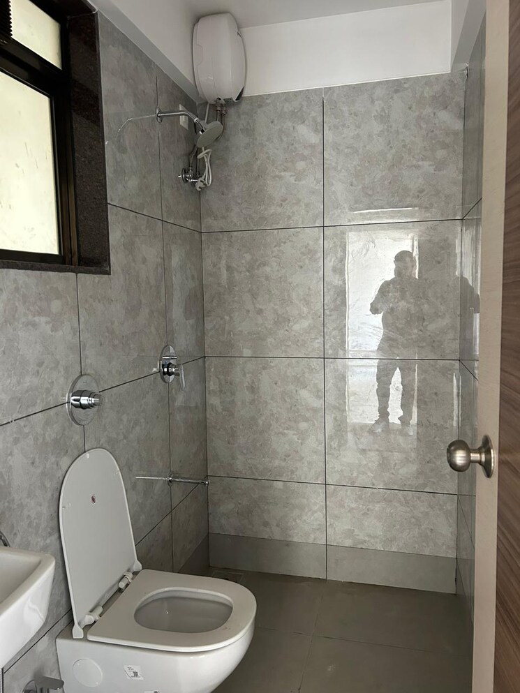 Bathroom, andheri west 2 Bedroom 490 Sq.Ft. Apartment In Andheri West Mumbai 9160549