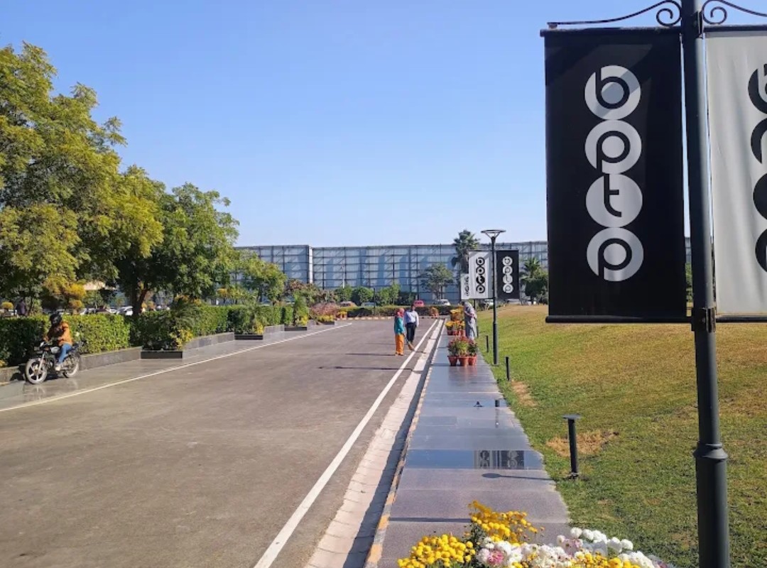 2 BHK 1451 Sq.Ft. Apartment in BPTP Amstoria Verti Greens