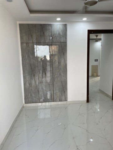 Room in 1 BHK Builder Floor at Freedom Fighters Enclave – for Rent