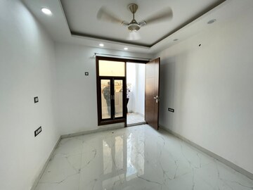 Room in 1 BHK Builder Floor at Freedom Fighters Enclave – for Rent