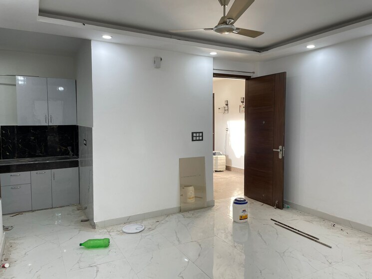 Room, freedom fighters enclave 1 Bedroom 650 Sq.Ft. Builder Floor In Freedom Fighters Enclave Delhi 9160595