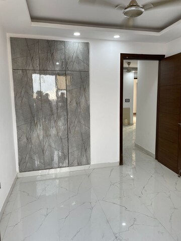 Room in 1 BHK Builder Floor at Freedom Fighters Enclave – for Rent