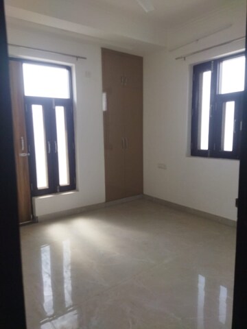 Room in 1 BHK Builder Floor at Chattarpur – for Rent