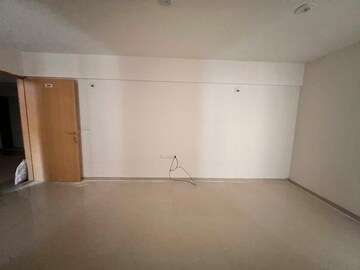 Room in 2 BHK Apartment at Shela – for Rent