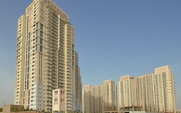 4 BHK Apartment For Sale in DLF Park Place, Sector 54