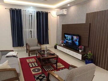 2 BHK Apartment For Rent in Pashmina Waterfront, Old Madras Road
