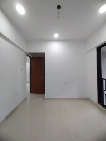 Room in 3 BHK Apartment at Versova – for Rent