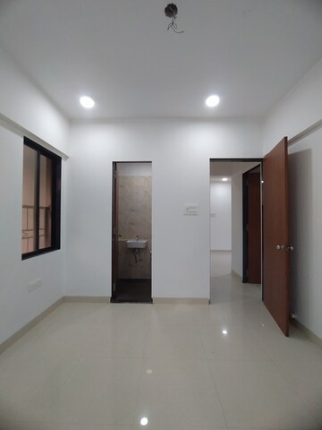 Room in 3 BHK Apartment at Versova – for Rent