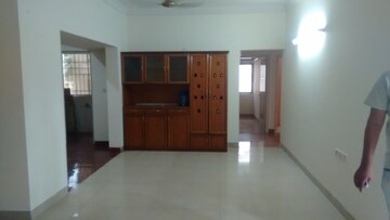 Room in 4 BHK Apartment at Sobha Dew Flower, Jp Nagar – for Rent